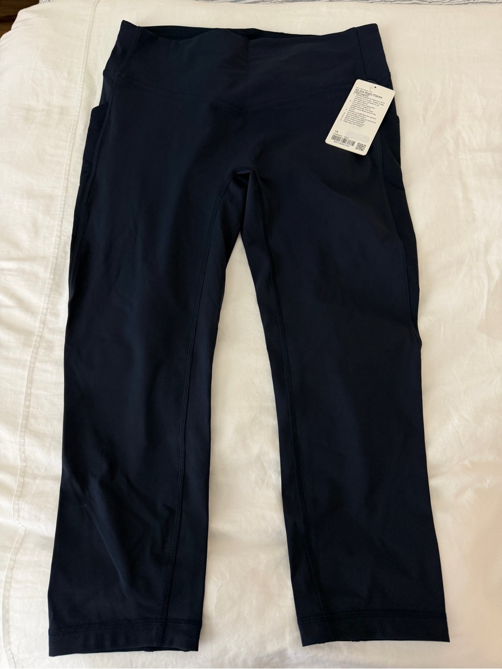 NWT Lululemon all the right places  23 navy Cropped Leggings with Side Pockets - Picture 4 of 4
